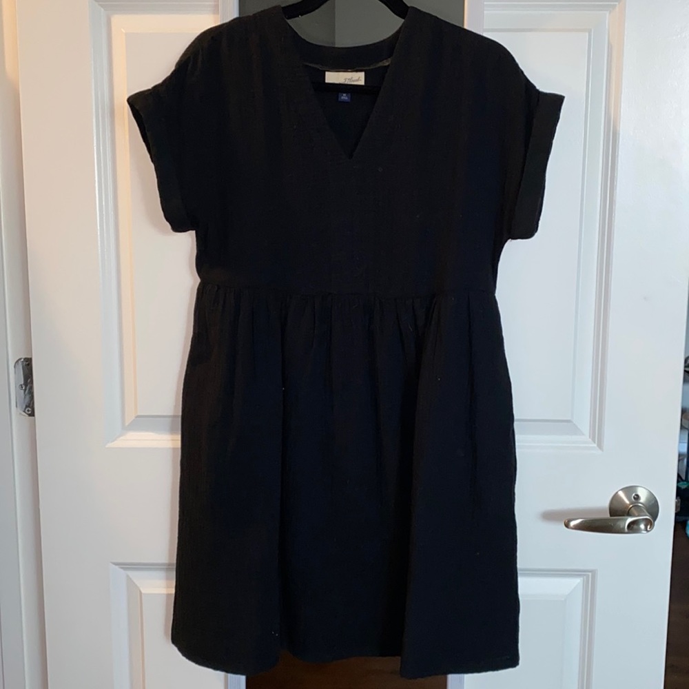 Universal Thread women's dress with pockets!